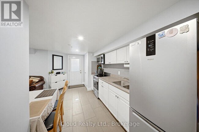 Photo - 1226 Lansdowne Ave