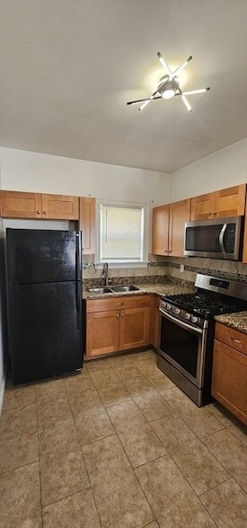 Building Photo - 157 Lonsdale St Unit 2W