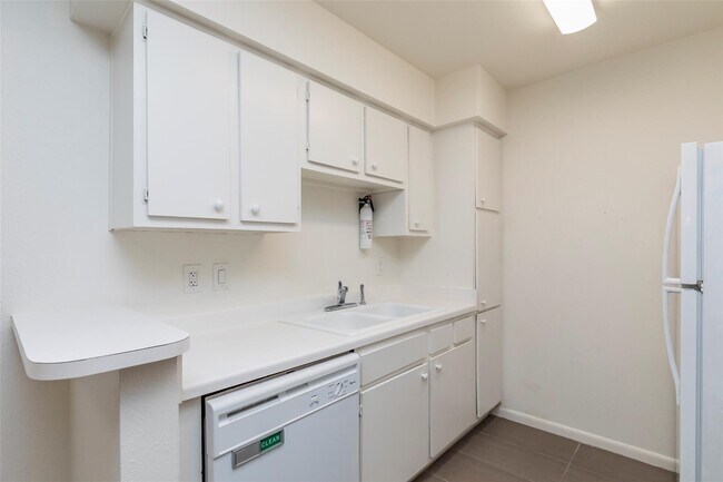 2350 Bering Dr Unit 106