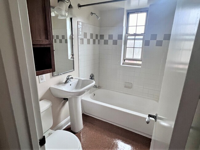 Photo - Mayfair Mansions III