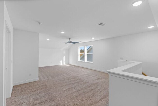 Brand New Home! Convenient Location! RENT TODAY!