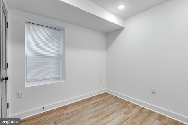 Photo - 2348 N Park Ave