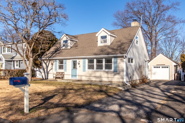 Building Photo - 36 Middlebury St