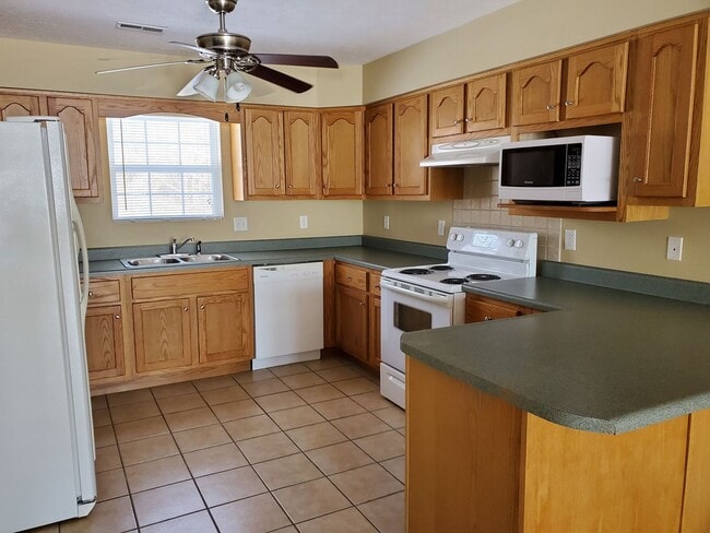 Photo - 1403 Guardian Pl Unit B