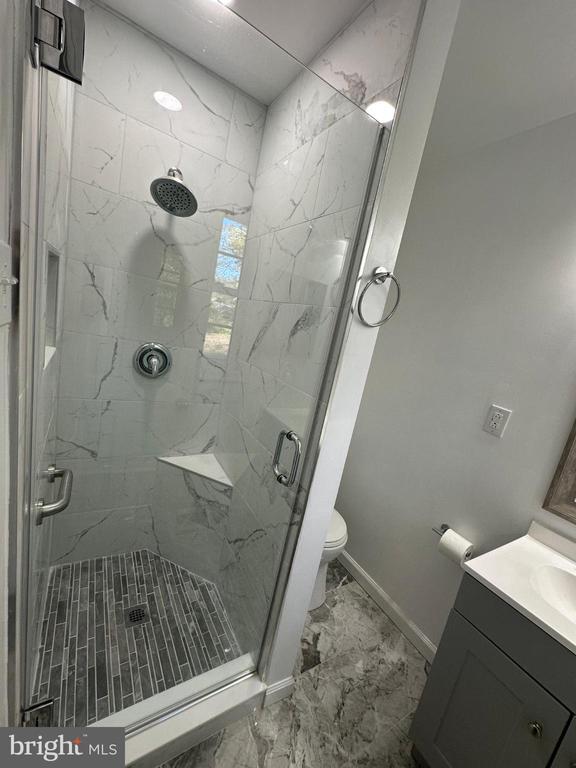 Photo - 44075 Louisdale Rd