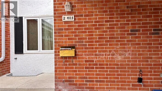 Photo - 403 Keats Way