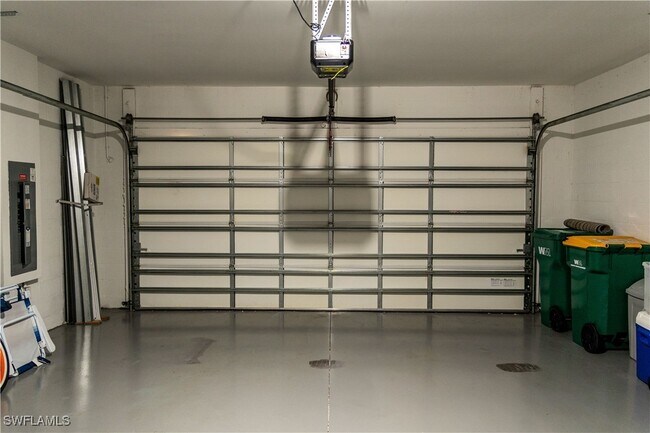 Photo - 14888 Edgewater Cir