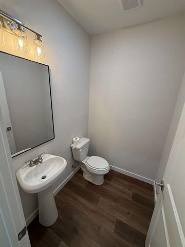 Photo - 573 Galt Dr