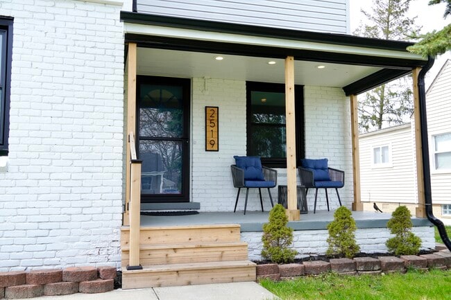 Photo - 2519 Phillips Ave