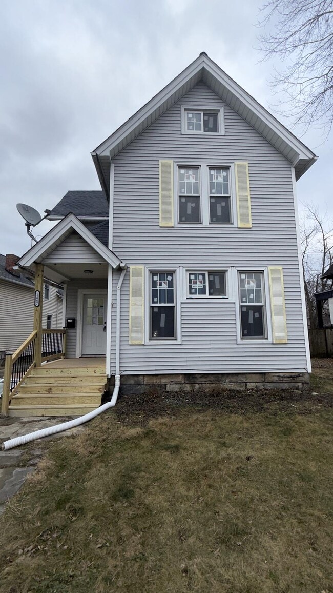 Photo - 1447 W 101st St Unit #2 Upper