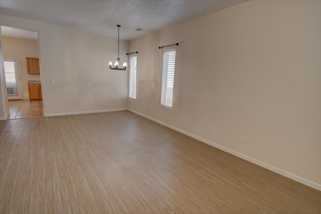 Photo - 4 Bedroom Home in Rio Rancho