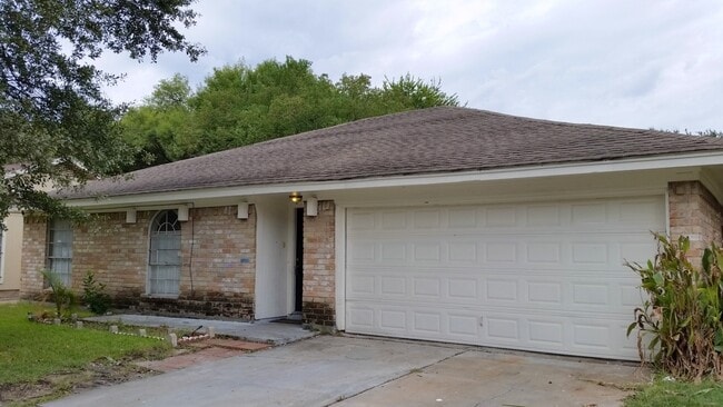 Building Photo - 430 Mistywood Dr Rental