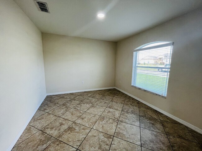 Photo - 3 Bedroom Single Family in South Lakeland ...