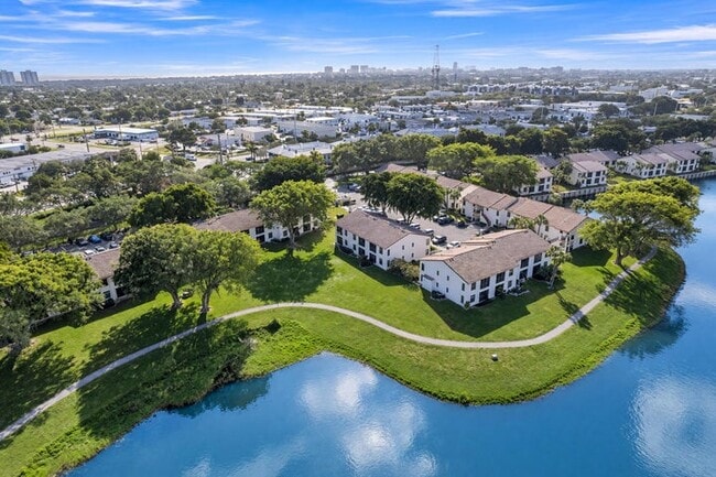 2800 Palmwood Ter Unit 2800 Palmwood Terrace 222