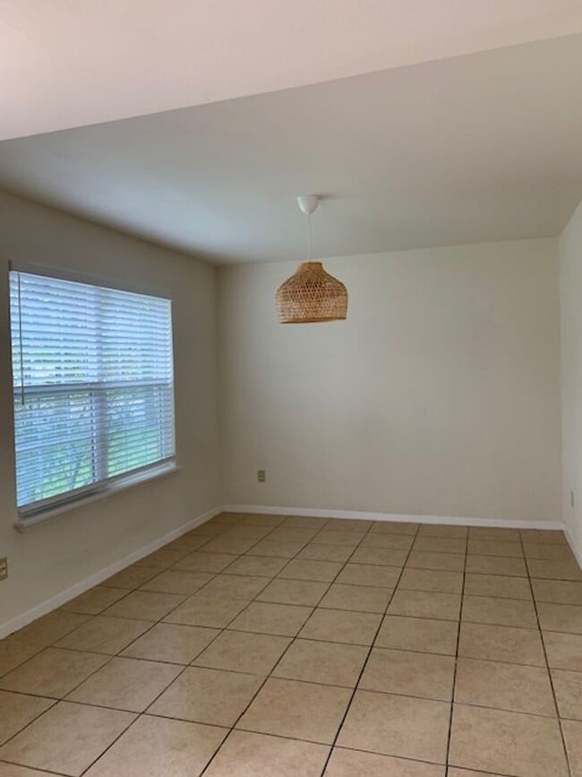 Photo - 4 bedroom, 2.5 bathroom, and 2 car garage house