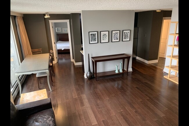 Photo - 10883 Saskatchewan Dr NW