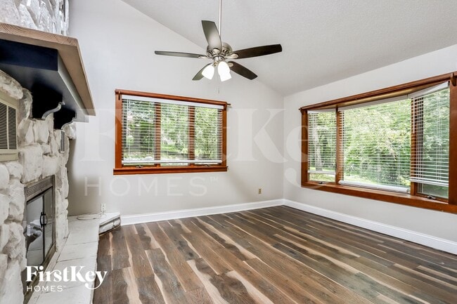 Photo - 405 Montbrook Dr