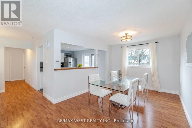 Photo - 75 Wright Crescent