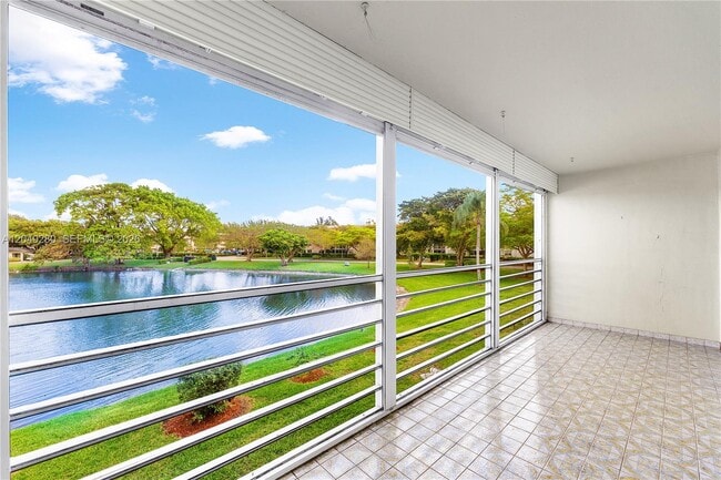 Photo - 4301 Martinique Cir Unit H2