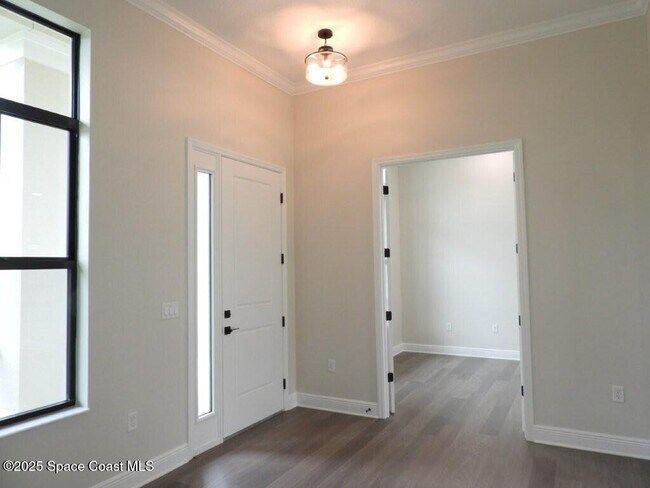 Photo - 8555 Henry Avenue