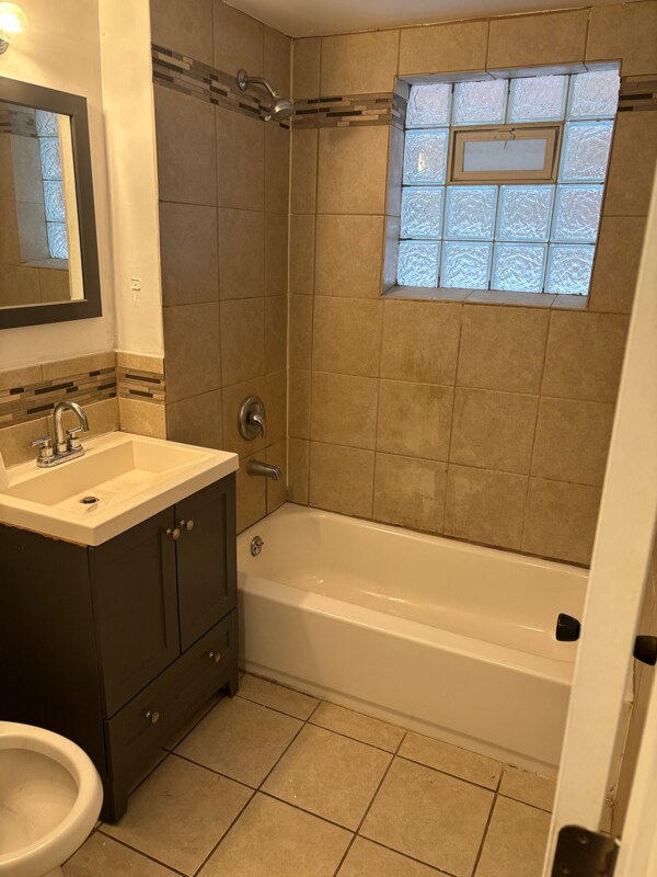 Photo - 13816 S Wentworth Ave Apartment Unit 1