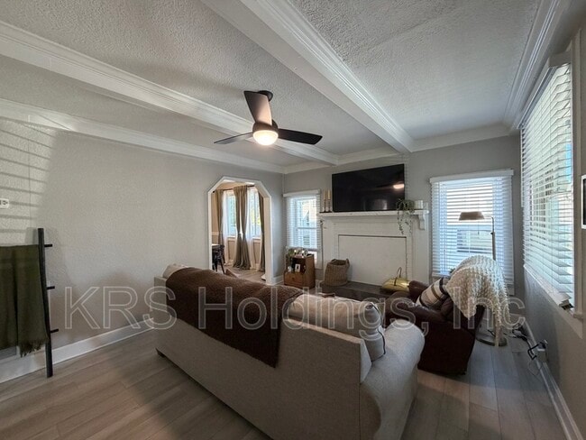 Photo - 1088 Norview Ave