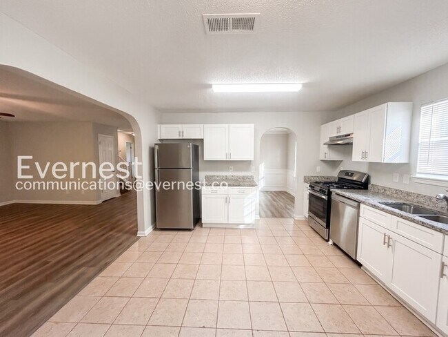 Photo - 5544 Bluegrass Dr