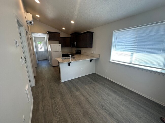 Photo - MIDTOWN Newer 2 Bdrm Cottage, 1 bath, Air Conditioning, Laundry Room, Large Patio, Off Street Par...