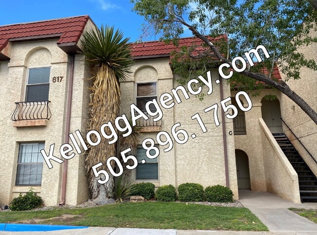 Building Photo - 1BR/1Bath Condo w/Garage