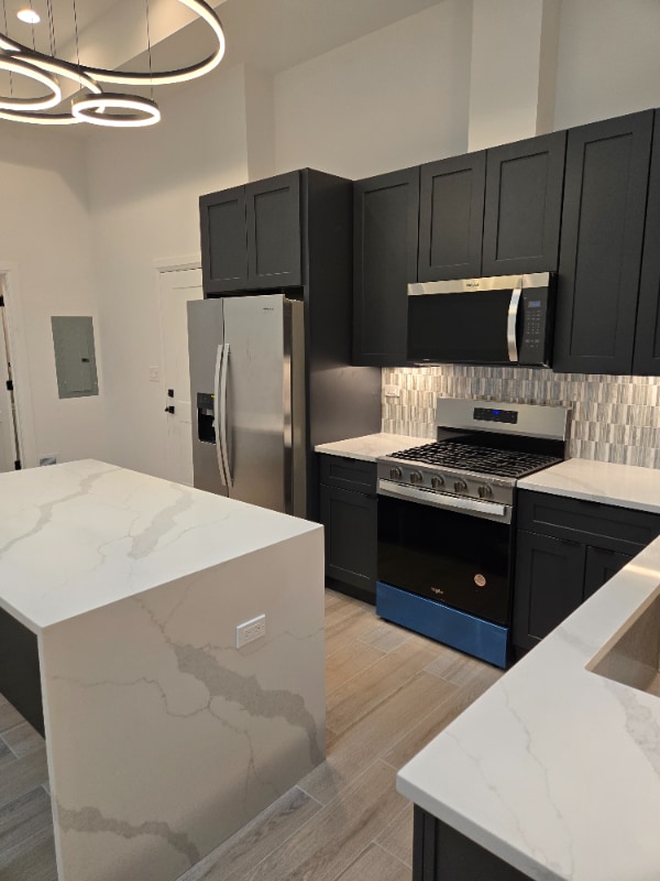 Building Photo - 2909 N Milwaukee Ave Unit 2