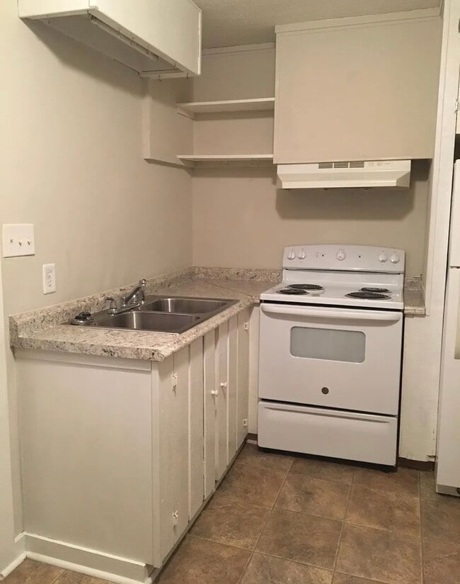 Photo - 106 Juniper Ln