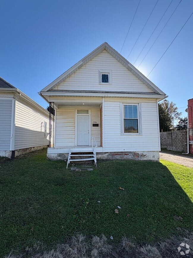 Building Photo - 1516 Mitchell Ave. Saint Joseph, MO 64503 Rental