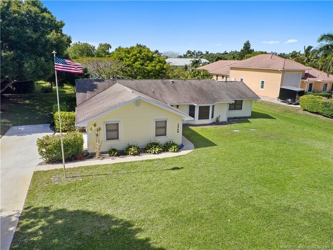 Photo - 2468 N W Everglades Blvd Casa