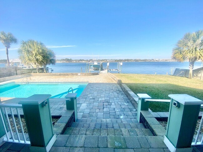 WOW! BEAUTIFUL 3 bedroom WATERFRONT fully ... - WOW! BEAUTIFUL 3 bedroom WATERFRONT fully ... House
