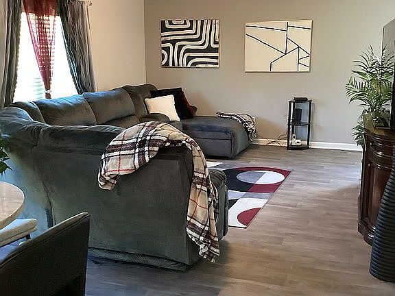 Photo - 313 Owens Ridge Way