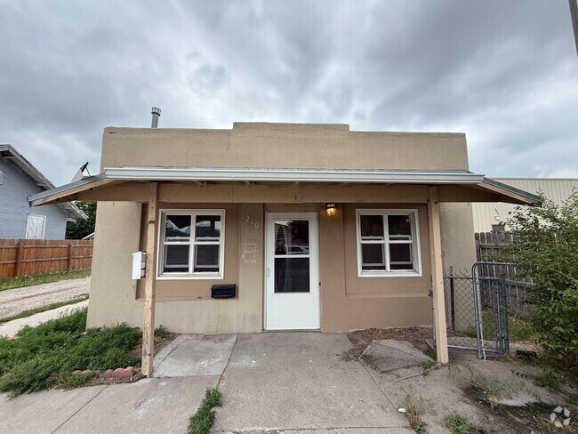 Building Photo - One bedroom, One bathroom front/back duple... Unit 1210 9th Ave (front) Rental