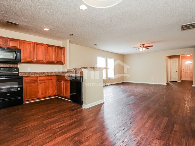 Photo - 1075 Friartuck Trl