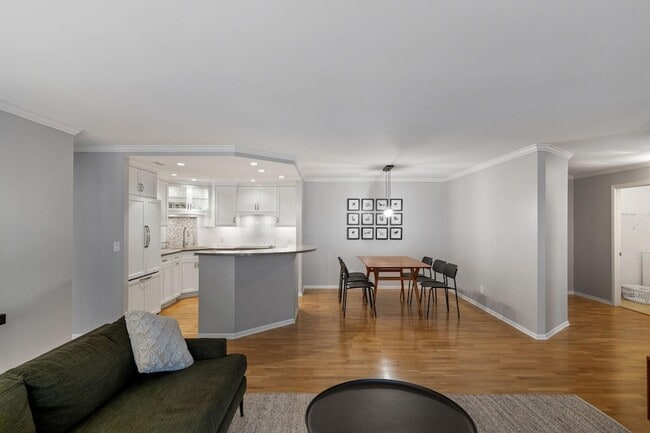 Photo - 2885 Knox Ave S