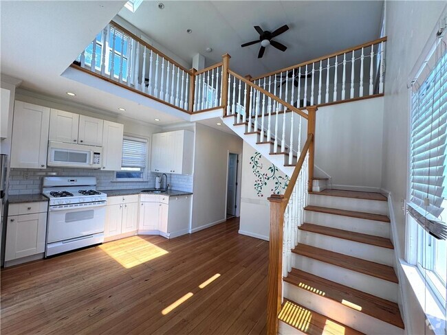 Building Photo - 3-14 Beach 101st St Rental