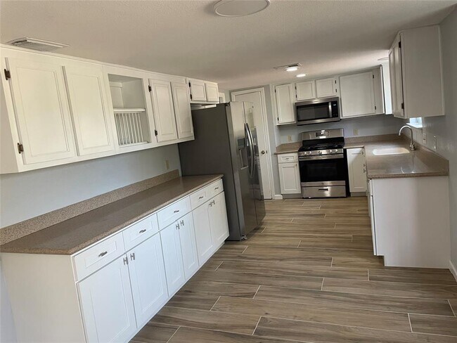 Photo - 8306 Hanbridge Ln