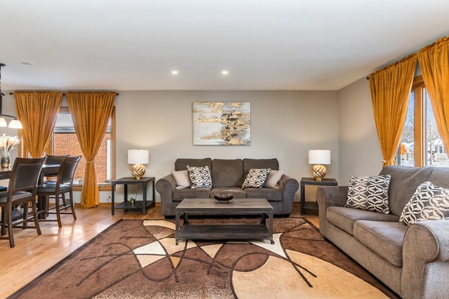 Building Photo - 336 N Walnut St Unit ID1285073P Rental