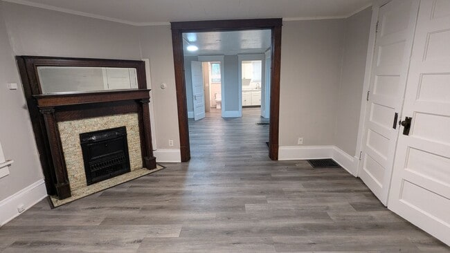 916 6th St NW Unit 1