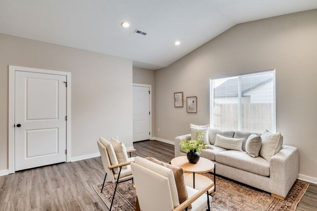 Photo - Decarsky Park Alex Model