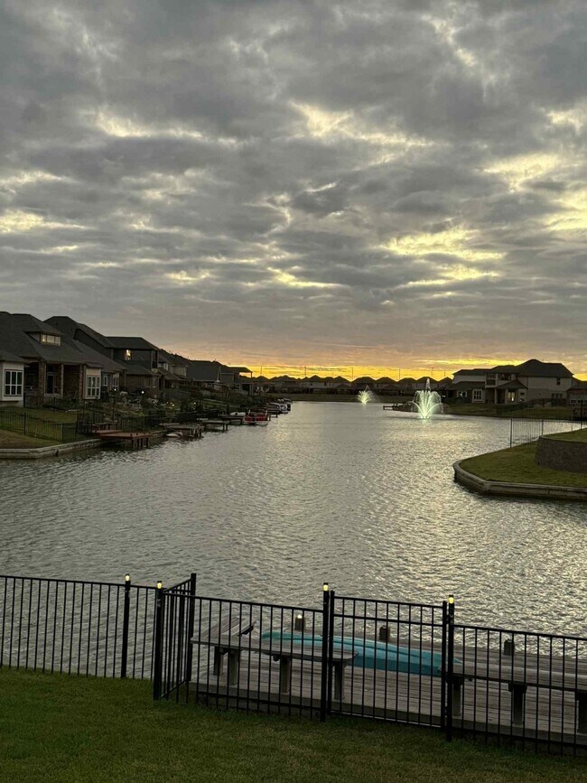 Building Photo - 3723 Lake Varano Cir