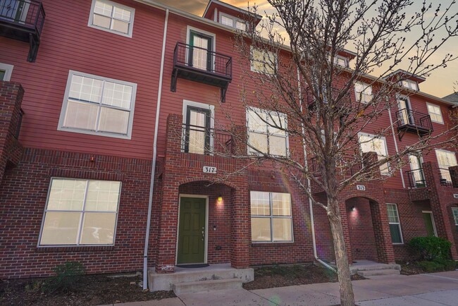 Photo - Immaculate 3 Bedroom Townhome Near Downtown COS