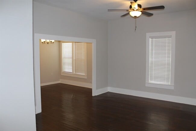 Photo - 402 Granberry St