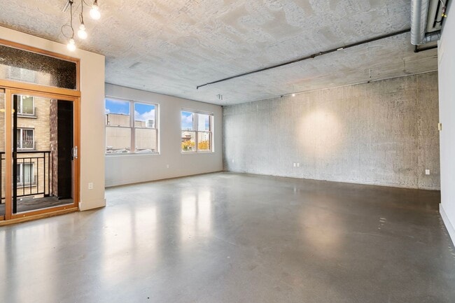 Photo - Old Town Lofts - South Facing Studio w/par... Unidad OTL509