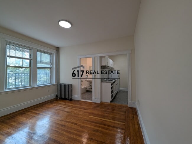 Building Photo - 31 Park Dr Unit 11