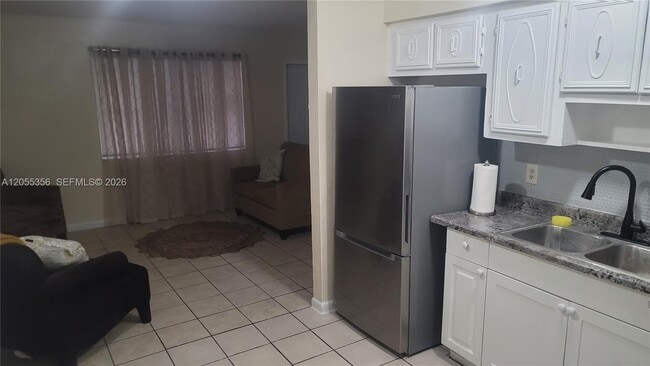 Building Photo - 1860 N Seacrest Blvd Unit A