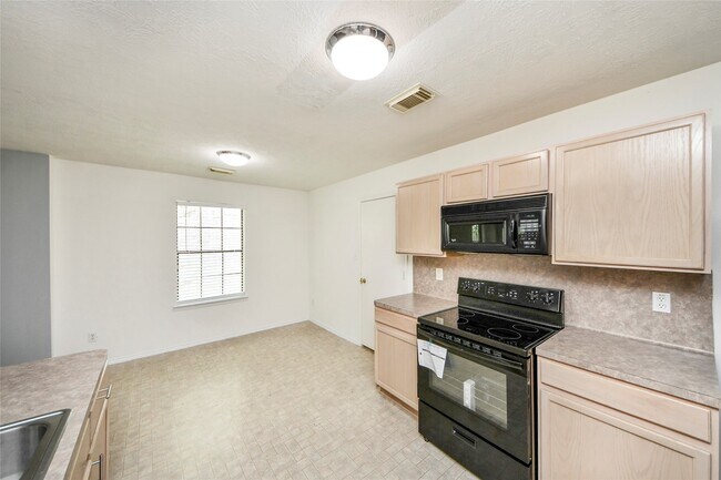 Photo - 16134 Coleburn Dr